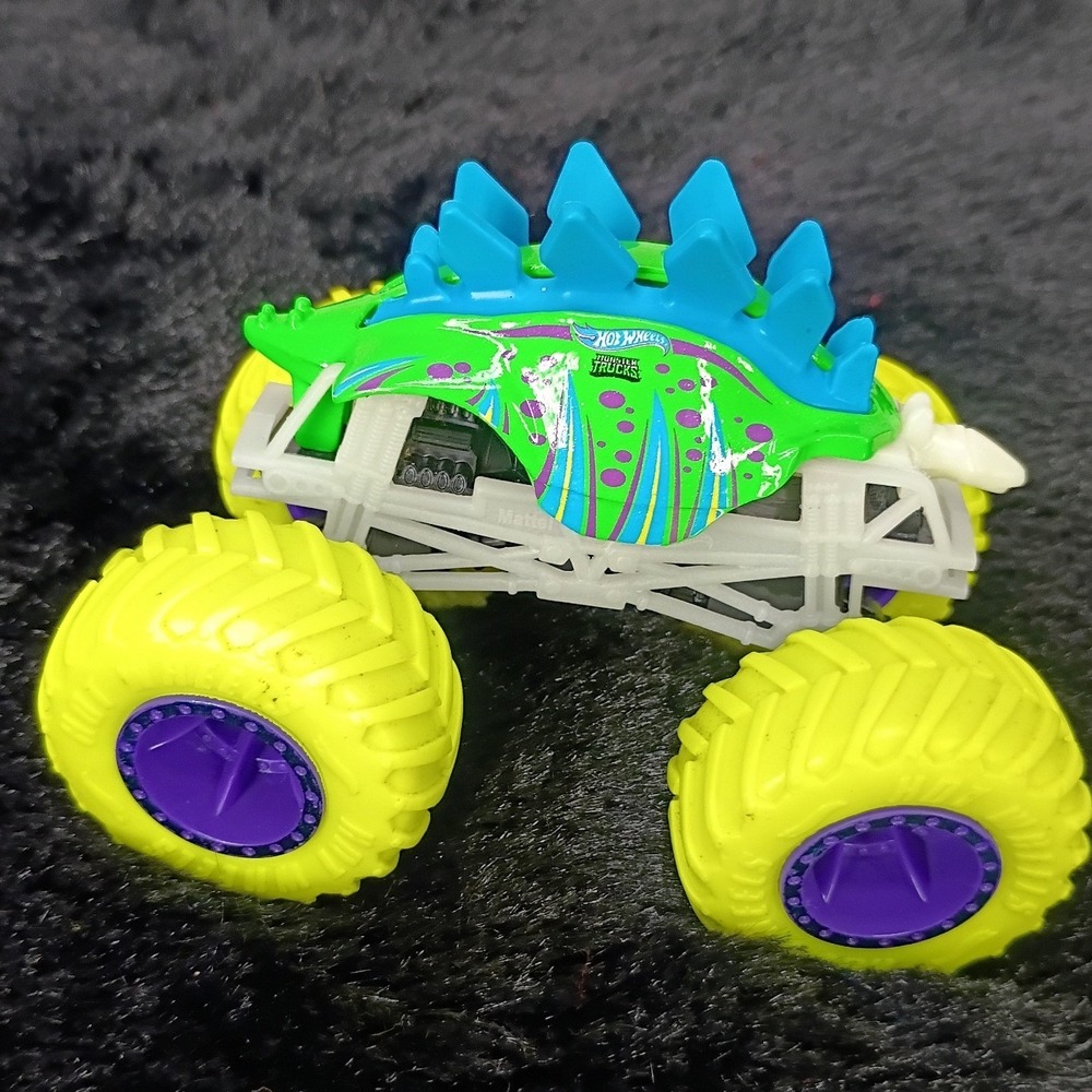 Hot Wheels Monster Truck Stegosaurus Dinosaur Green Blue Neon Yellow Wheels